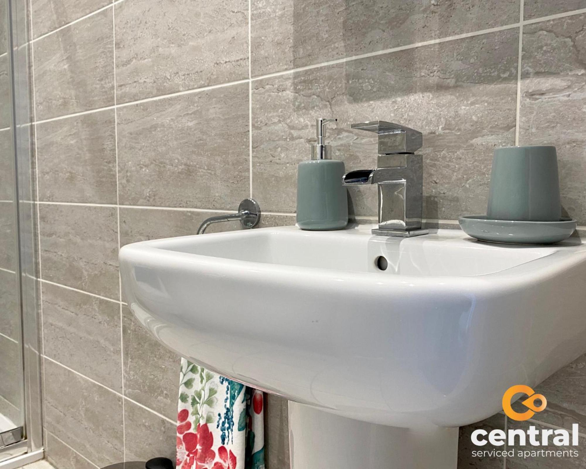 Central Serviced Apartments - Cosy 1 Bedroom - Walk Away From City Quay V&A - Walk To Bus And Train Station - Easy Access To City Centre - Fast Wi-Fi - Fully Equipped - Weekly & Monthly Stay Offers Данди Экстерьер фото